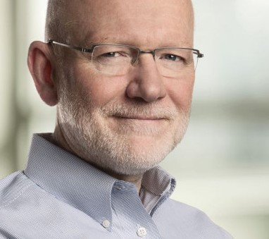 Headshot of Chris Elias