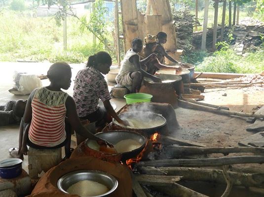 Gari women cooking in Ghana
