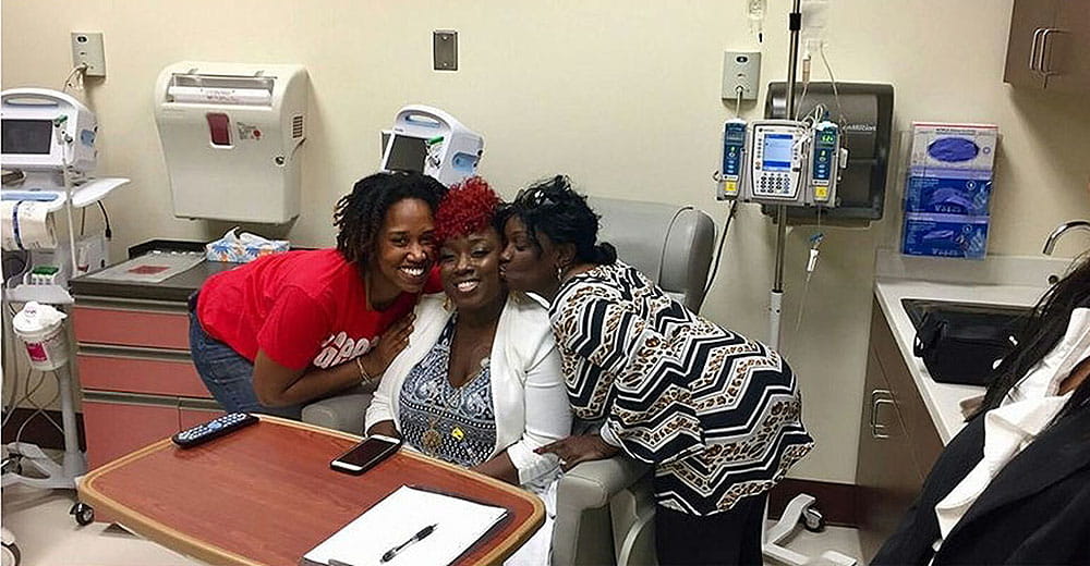 Lupus patient Lashanda Wiggins (center)