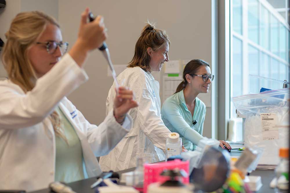 Jessica Thaxton in laboratory